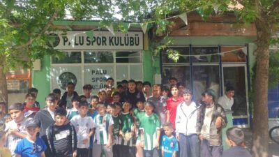 Beşiktaş’ın genç futbolcusu Mustafa Erhan Hekimoğlu, memleketi Elazığ’ın Palu ilçesinde
