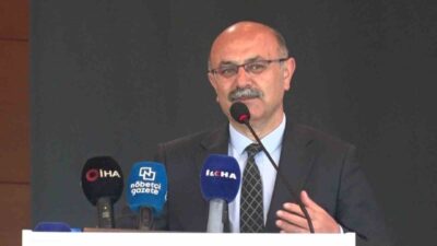Bursa’da düzenlenen “Güncel Aile Sorunları Çalıştayı”nda konuşan akademisyenler, kamu yöneticileri