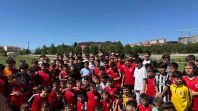 Sezonu Beşiktaş’ta tamamlayan Fenerbahçeli oyuncu Cengiz Ünder, Kurban Bayramı ziyareti