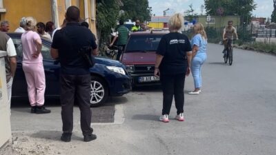 Edirne’de Bulgar plakalı otomobil ile başka bir otomobilin çarpıştığı trafik