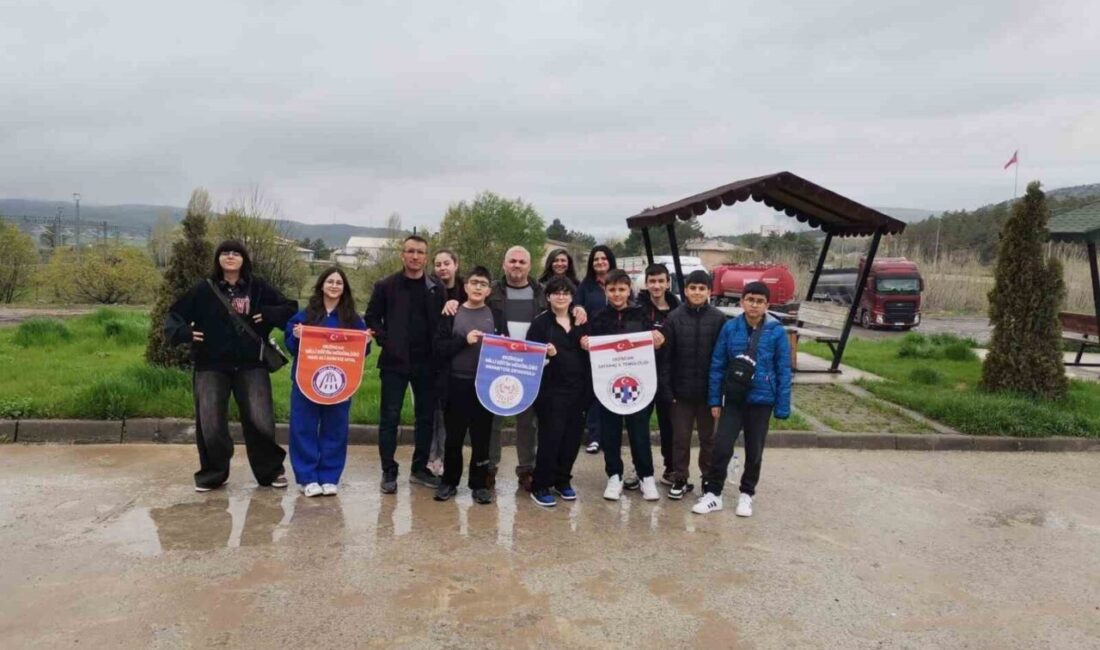 Erzurum’da düzenlenen Okullar Arası Satranç Grup Yarışmalarında derece elde eden