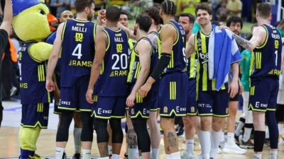 Türkiye Sigorta Basketbol Süper Ligi play-off çeyrek final ilk maçında