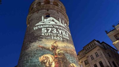 İstanbul’un fethinin 573. yılı dolayısıyla İstanbul Valiliği tarafından Galata Kulesi’nde