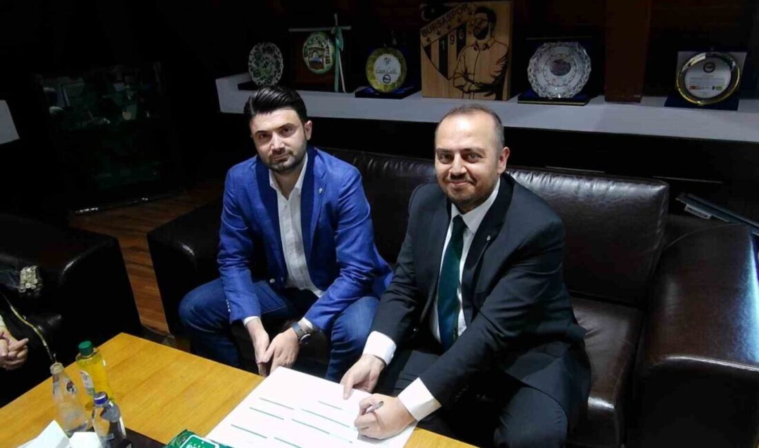Bursa’daki iki metro istasyonunun isim hakkını 5 yıllığına alarak Bursaspor’a