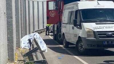 İzmir’in Konak ilçesinde motosikletiyle demir bariyere çarpan motosiklet sürücüsü olay
