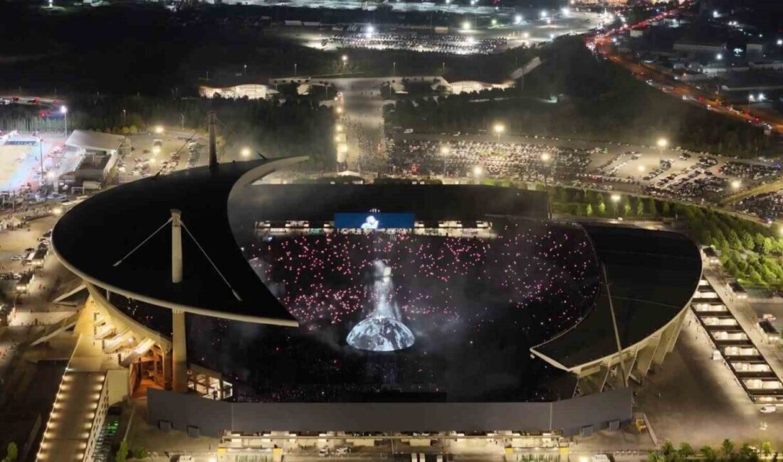 Rap sanatçısı Kanye West’in İstanbul’daki dev konseri, dron kamerasına yansıdı.
