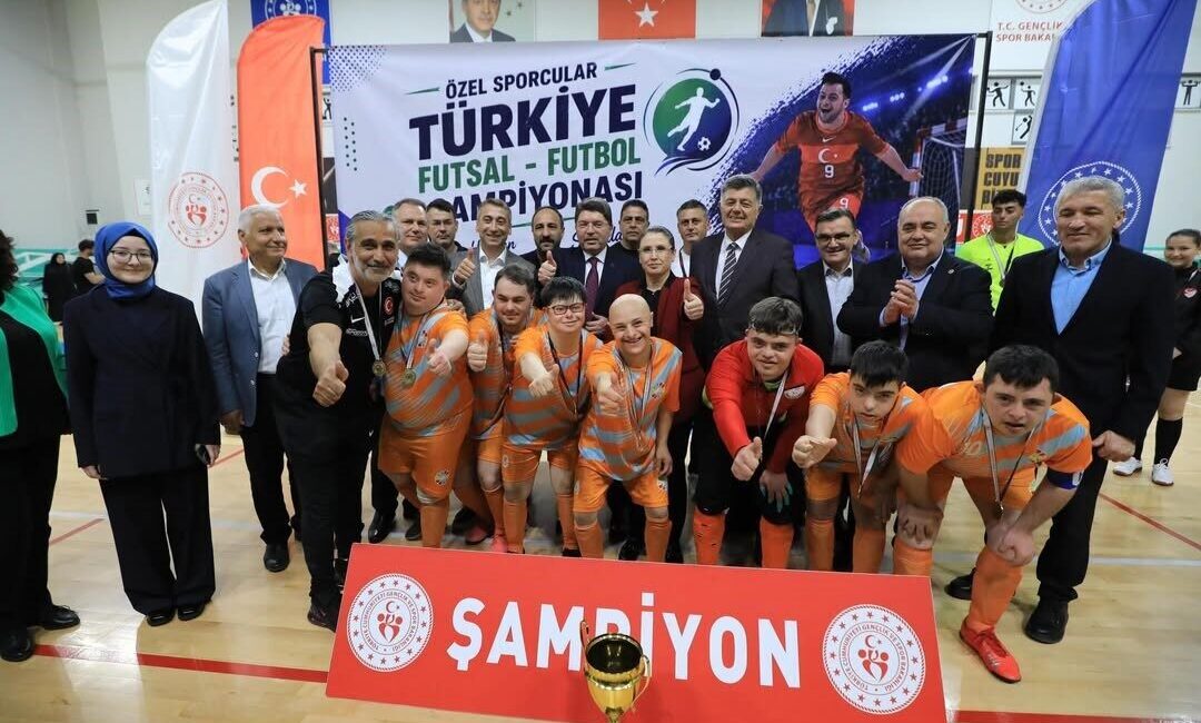 Kocasinan Belediyespor down sendromlu futbol takımı, Bartın’da şampiyonluk elde etti.