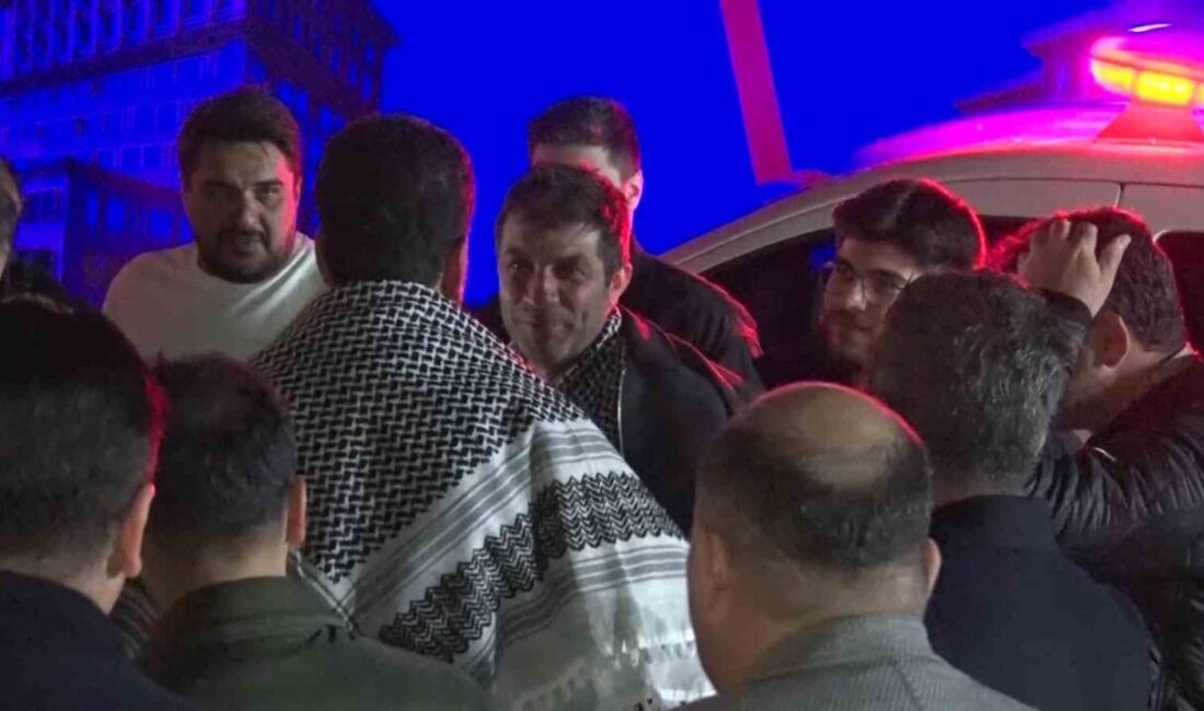 İsrail’in Girit açıklarında alıkoyduğu Sumud Filosu aktivistleri, sağlık kontrolünün ardından