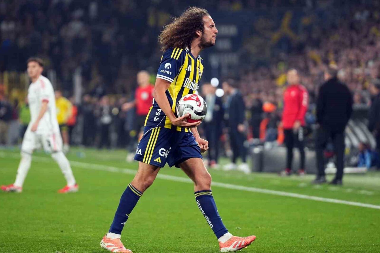 Fenerbahçe’nin Fransız orta sahası Matteo Guendouzi, sezonun hak ettikleri gibi