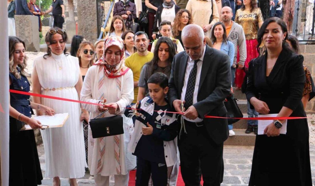 Diyarbakır Final Okulları öğrencilerinin yıl boyu atık malzemelerden yaptıkları çalışmalar