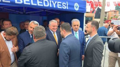 Gençlik ve Spor Bakanı Osman Aşkın Bak, Fenerbahçe takım otobüsünün
