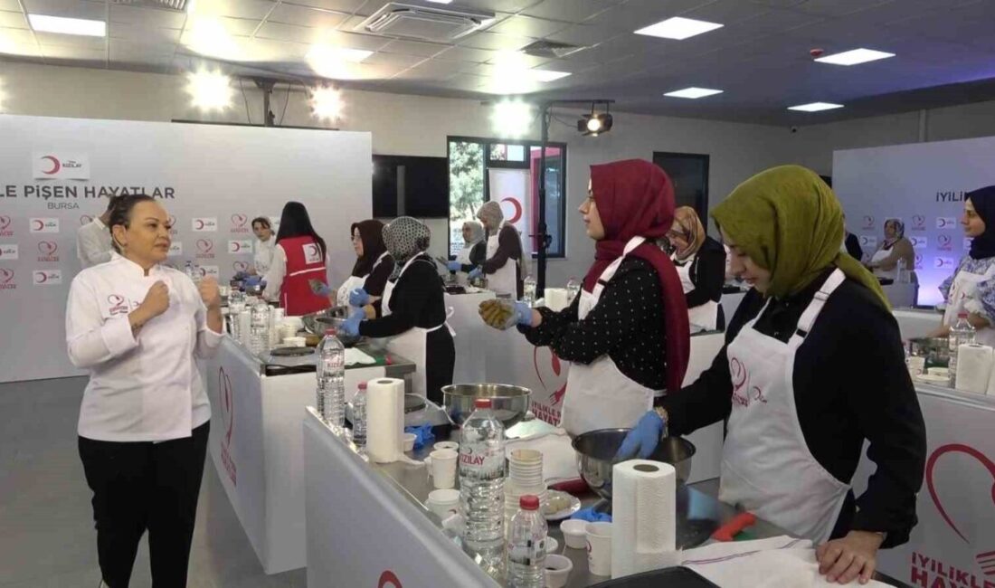 Türk Kızılay, kadınların mesleki becerilerini geliştirmek ve istihdama katılımlarını desteklemek