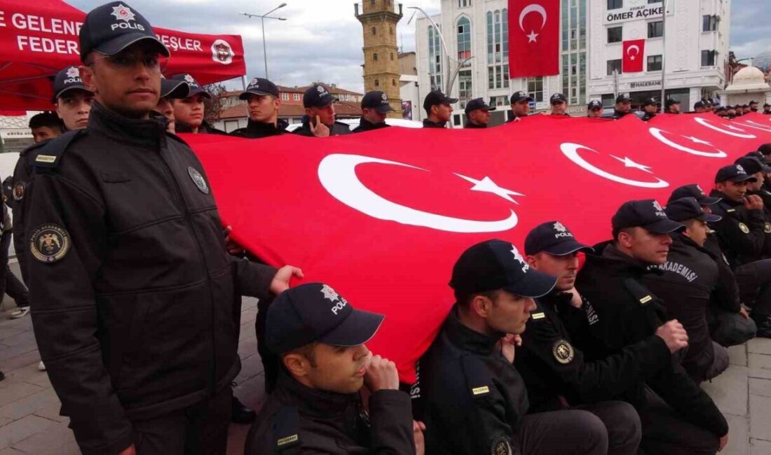Yozgat’ta 19 Mayıs coşkusu ‘Bayrak Yürüyüşü’ ile başladı. Yozgat Valiliği