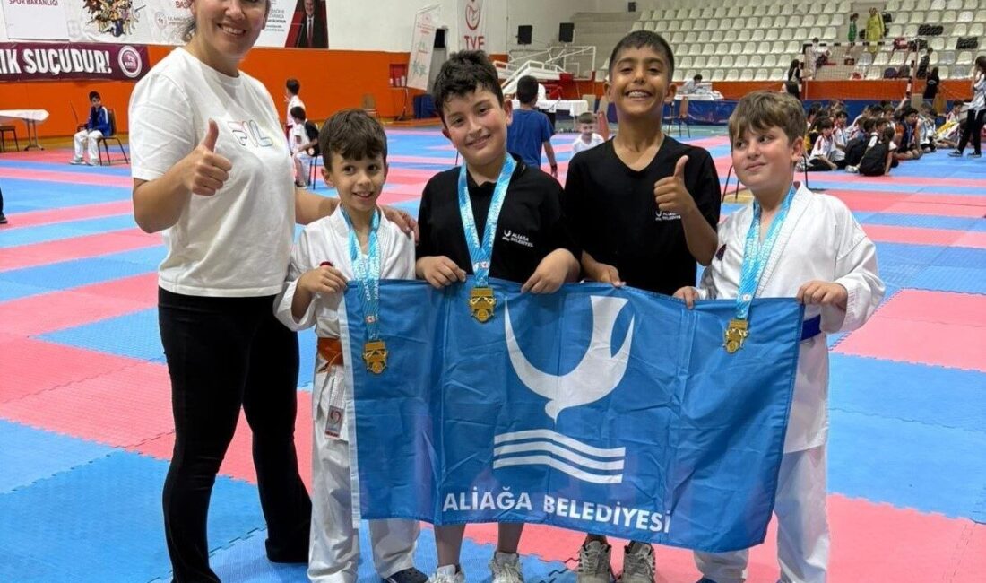 Aliağa Belediyesi Spor Okulları bünyesinde eğitim gören karate kursu öğrencileri
