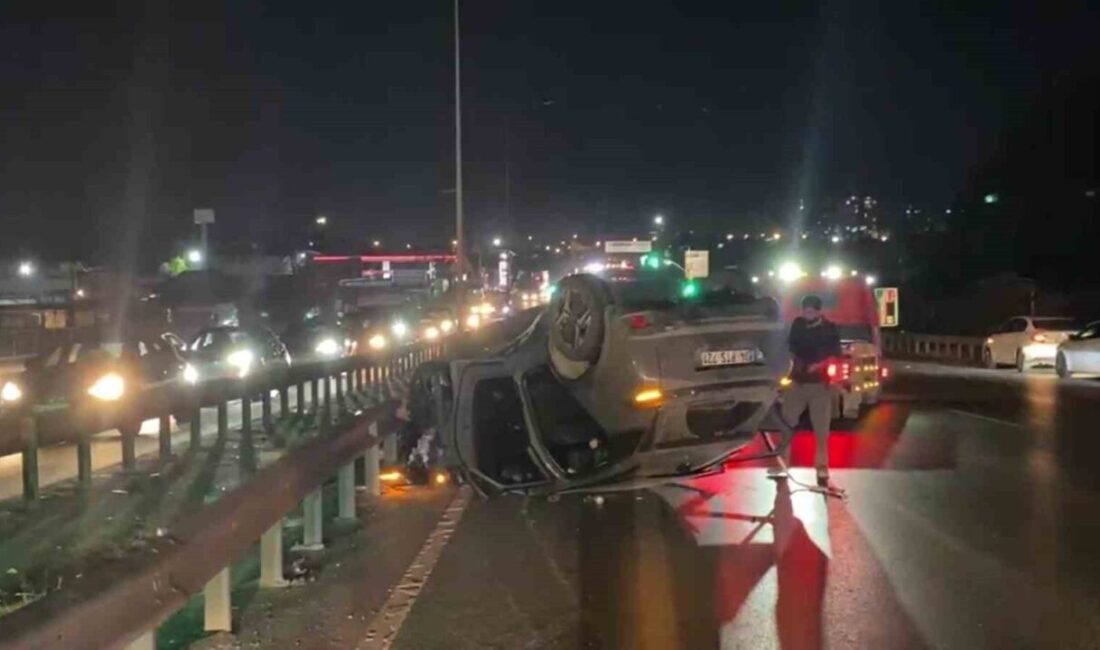 İstanbul Arnavutköy’de seyir halindeki 2 hafif ticari araç, bir otomobil