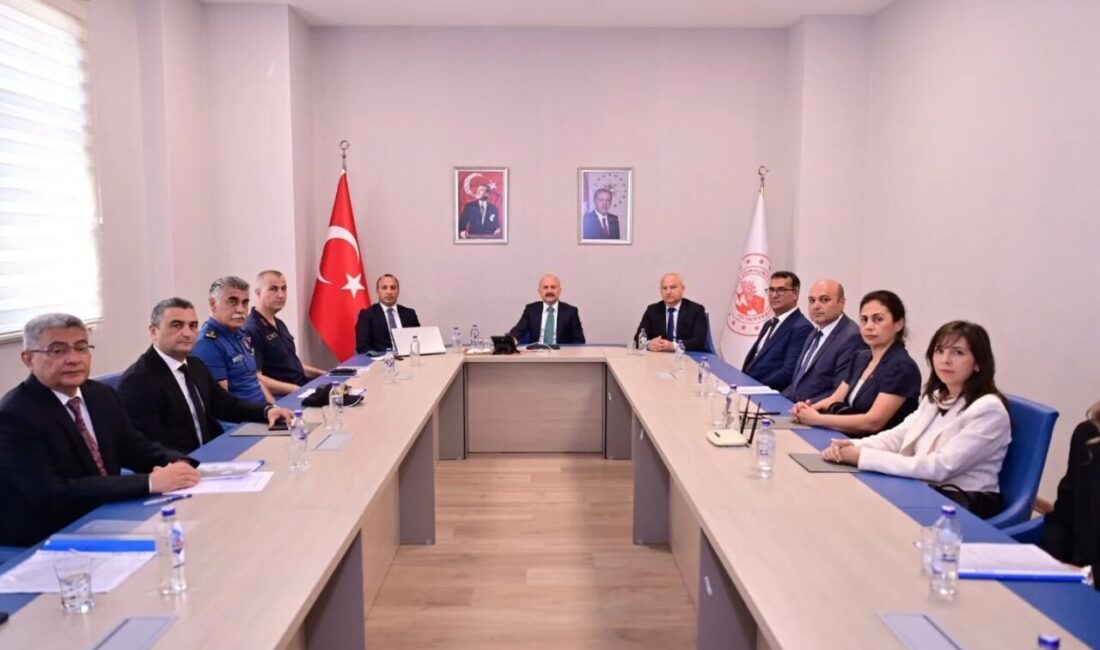 Aydın Valisi Dr. Osman Varol, Çine ‘de gerçekleştirilen toplantıda devam