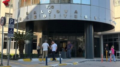 İzmir’de inşaat ve imar usulsüzlükleri iddialarına yönelik düzenlenen rüşvet operasyonunda