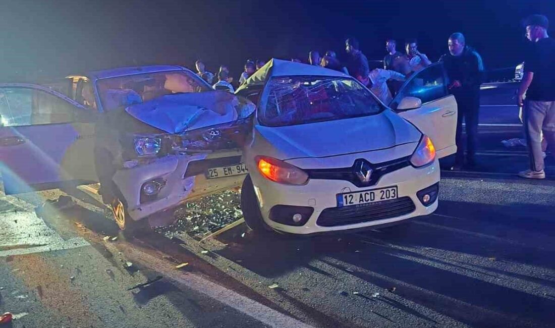 Bingöl’ün Genç ilçesinde otomobil ile pikabın çarpışması sonucu meydana gelen