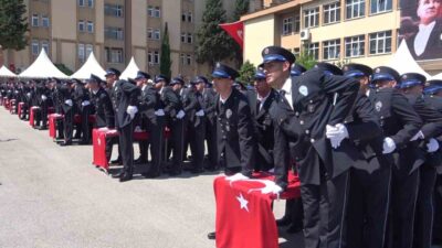 Bursa Polis Meslek Eğitim Merkezi (POMEM) Müdürlüğü’nde eğitimlerini başarıyla tamamlayan