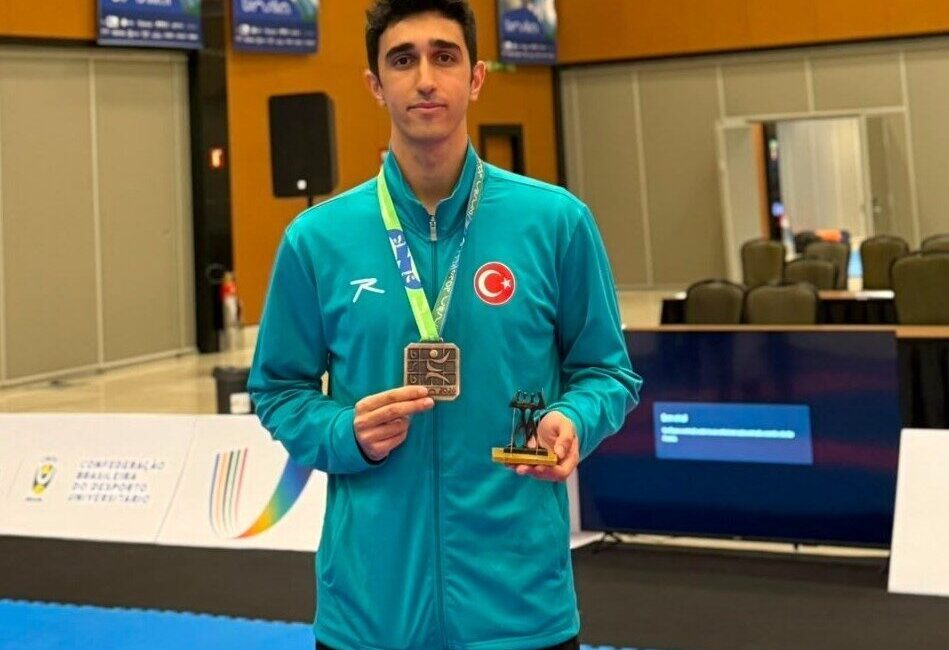 Brezilya’da yapılan Üniversitelerarası Dünya Karate Şampiyonasında Denizlili Milli Sporcu Batuhan
