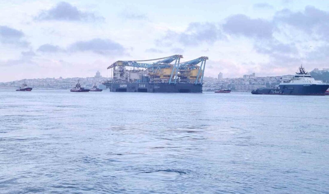 Dünyanın en büyük üçüncü yarı batık vinç gemisi ’Saipem 7000’in