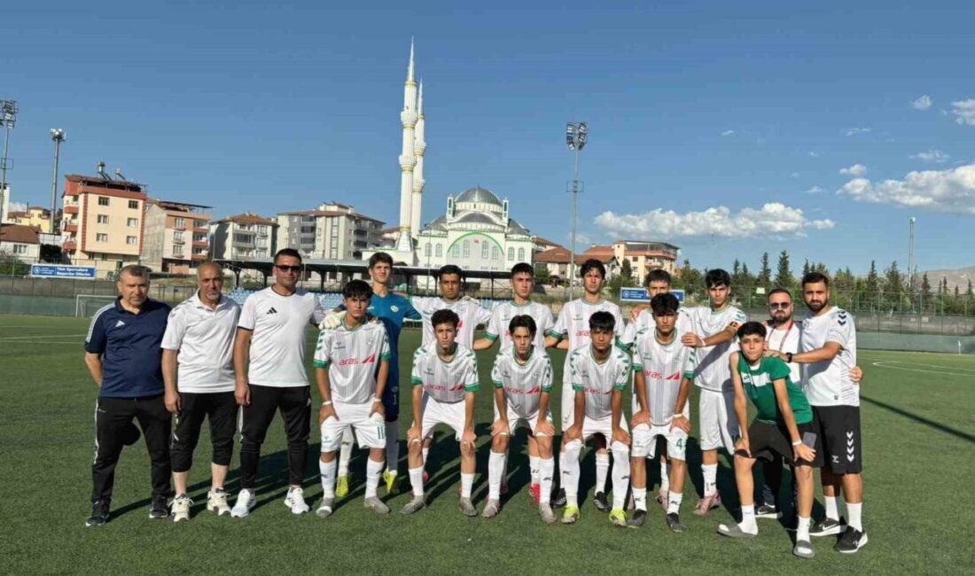 Malatya’da düzenlenen U15 Türkiye Şampiyonası ikinci tur müsabakalarında rakiplerini geride