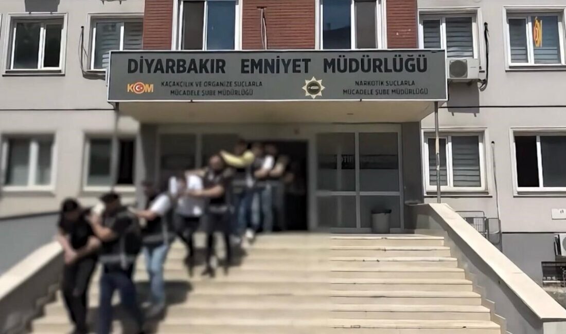 Diyarbakır’da çıkar amaçlı suç örgütü çökertildi. Operasyonda gözaltına alınan 40