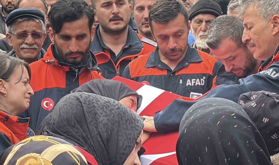 Rize’nin Çamlıhemşin ilçesinde arama kurtarma faaliyeti sırasında botun devrilmesi sonucu