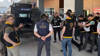 GÜMÜŞHANE ( ) – Gümüşhane’nin Torul ilçesinde eşini odunla döverek
