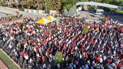 Gaziantep Büyükşehir Belediyesi tarafından kurulan led ekranda A Milli Futbol