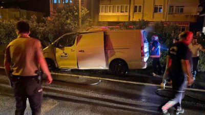 Giresun’un Eynesil ilçesinde seyir halindeyken alev alan otomobil kullanılamaz hale