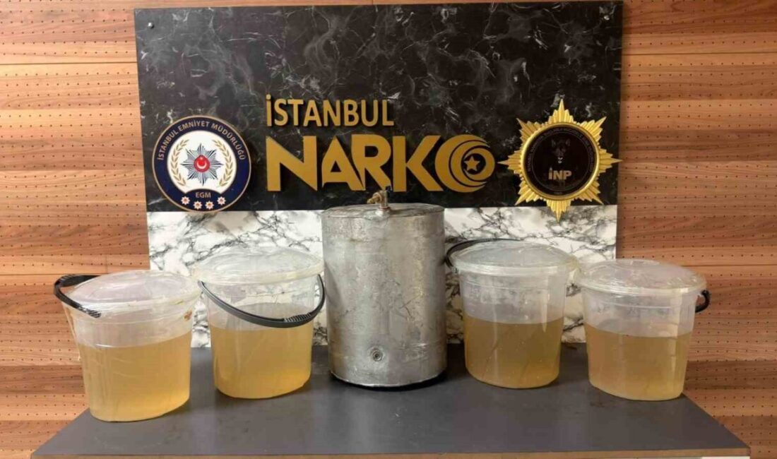 İstanbul’un Güngören ilçesinde bir araca düzenlenen operasyonda, alüminyum kazan içine