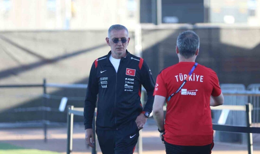 Türkiye Futbol Federasyonu Başkanı İbrahim Hacıosmanoğlu, A Milli Futbol Takımı