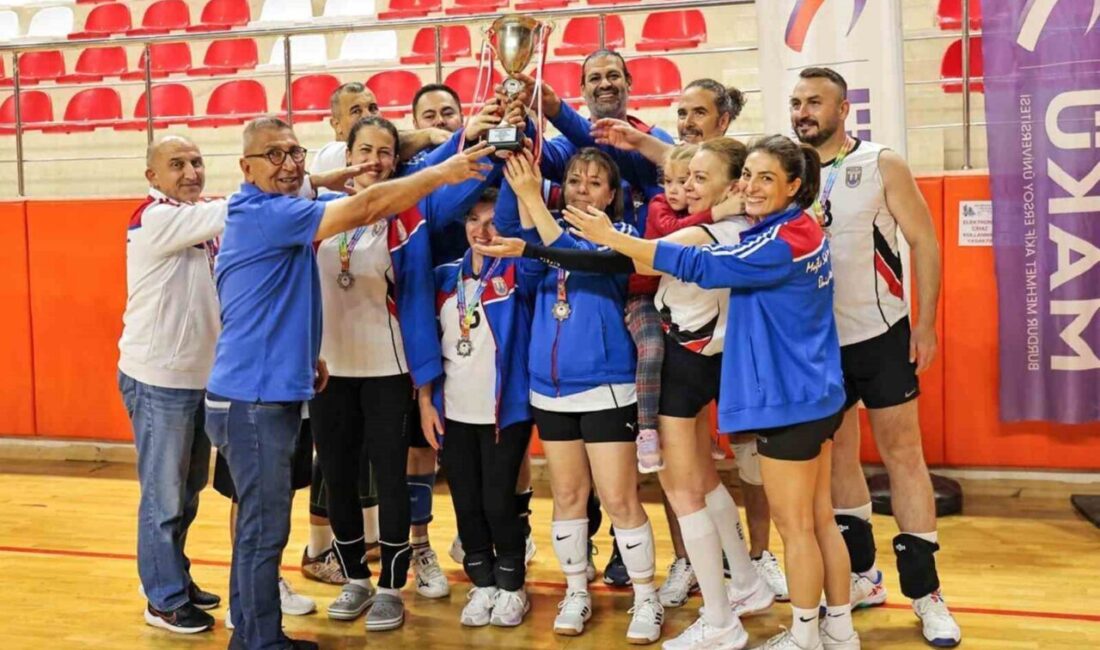 MSKÜ personel voleybol takımı, ilk kez düzenlenen Üniversite Personeli Spor
