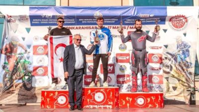 Kocaeli Büyükşehir Belediyesi Kağıtspor Kulübünün sporcuları, geride kalan hafta katıldıkları