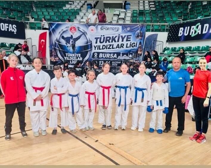 Eskişehirli sporcular, Türkiye Karate Federasyonu tarafından düzenlenen Spor Toto Yıldızlar