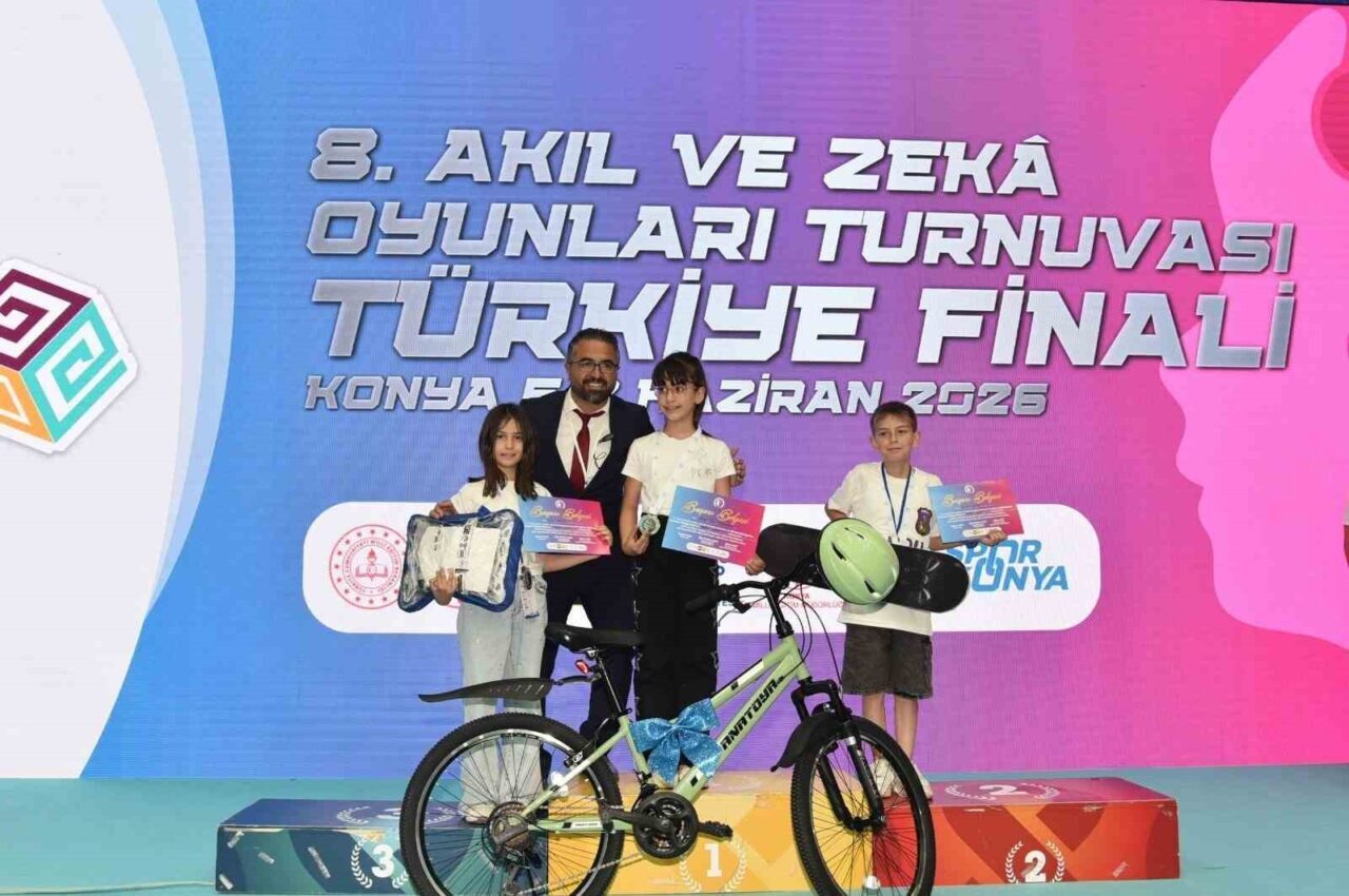 Konya’da düzenlenen 8. Türkiye Akıl ve Zeka Oyunları Turnuvası Türkiye