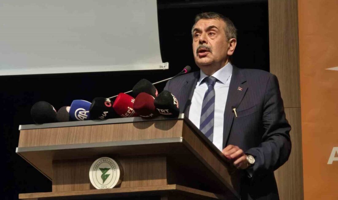 Milli Eğitim Bakanı Yusuf Tekin, Ekrem İmamoğlu ile Özgür Özel