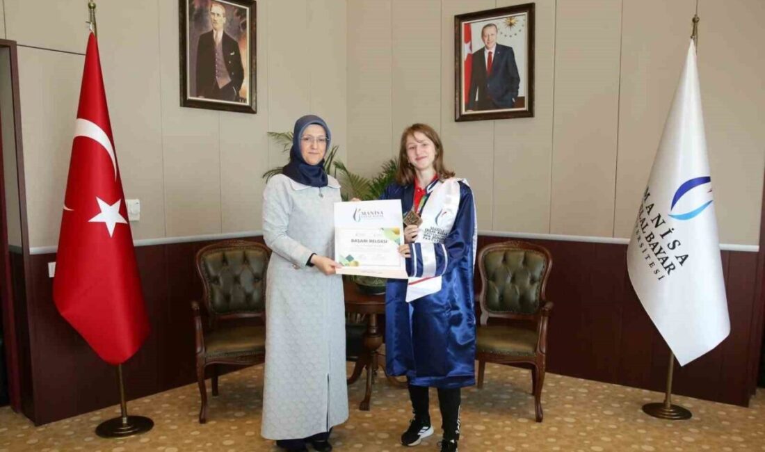 Manisa Celal Bayar Üniversitesi Spor Bilimleri Fakültesi öğrencisi milli sporcu