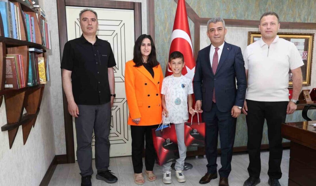 Konya’da düzenlenen 8. Türkiye Akıl ve Zekâ Oyunları Türkiye Finalleri’nde,