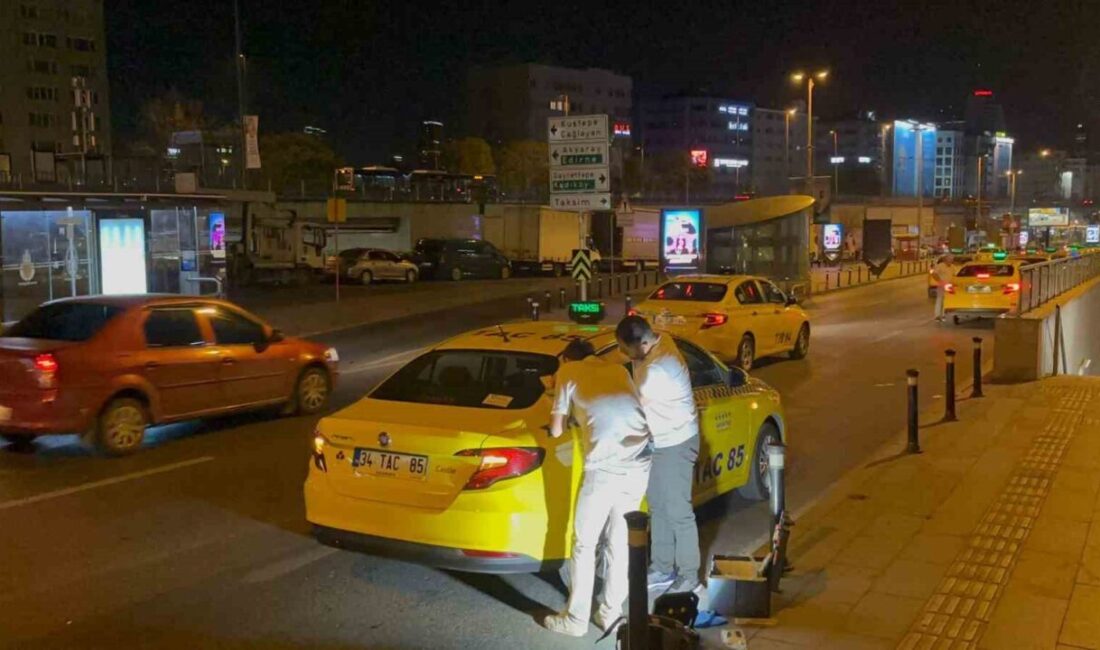 Şişli Mecidiyeköy’de seyir halindeki takside, iddiaya göre yolcu ile şoför