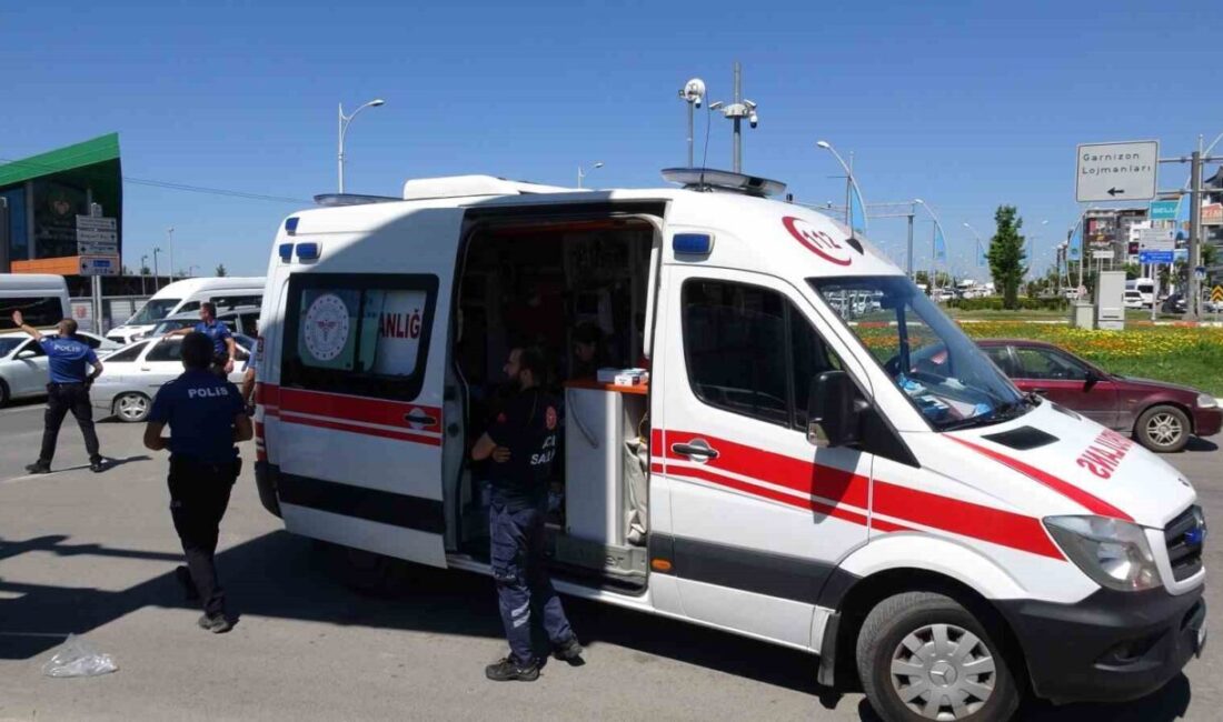 Malatya’da sivil polis aracı ile motosikletin çarpıştığı trafik kazasında motosiklet