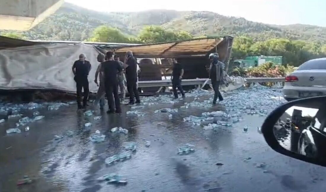 Bursa’da kontrolden çıkan su yüklü tırın bariyerlere ve hızlı tren