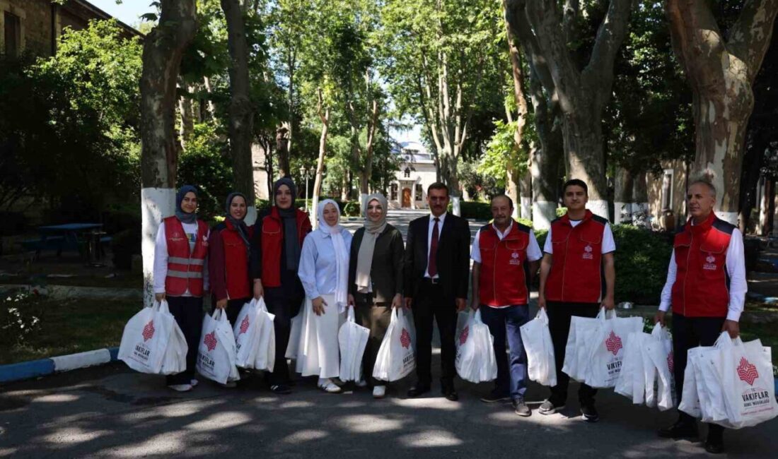 Vakıflar Genel Müdürlüğü İstanbul 1. Bölge Müdürlüğü yetkilileri, Babalar Günü