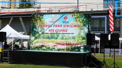 Vakıflar Genel Müdürlüğü, burs alan 100 öğrenci ve ailelerine özel