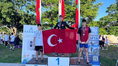 Uluslararası organizasyonlarda madalyaları toplayan Yıldırım Belediyesporlu genç yüzücüler, Türkiye’nin ve