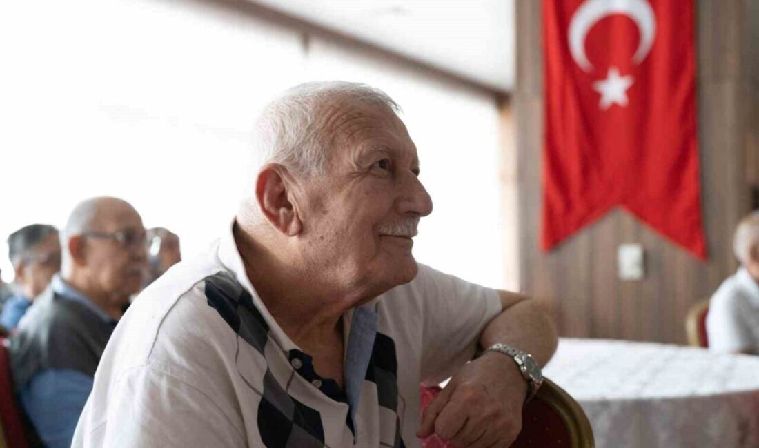 İzmir Büyükşehir Belediyesi bünyesinde hizmet veren Zübeyde Hanım Huzurevi’nde Babalar