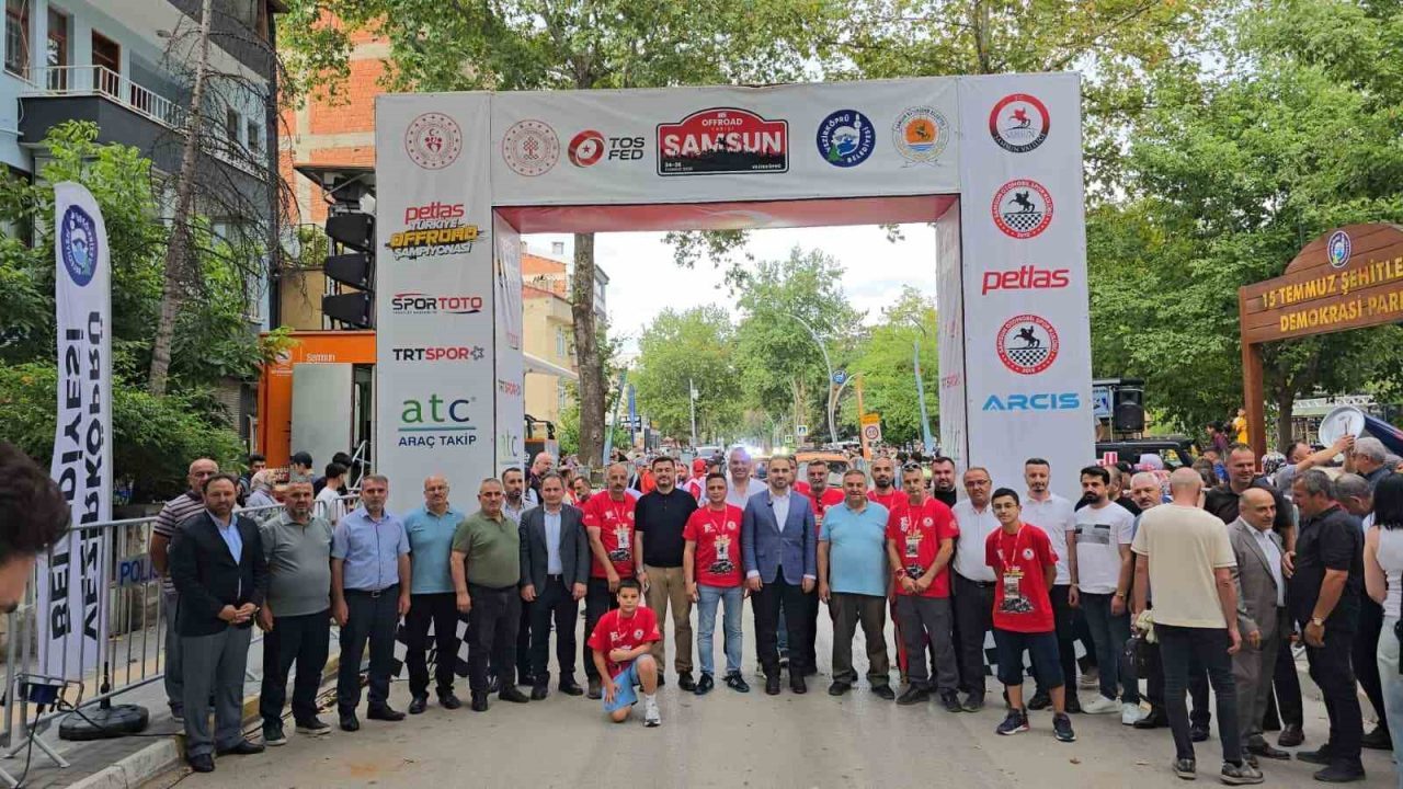 Samsun’un Vezirköprü ilçesinde, 2026 Türkiye Off-Road Şampiyonası’nın 4. ayağı olan