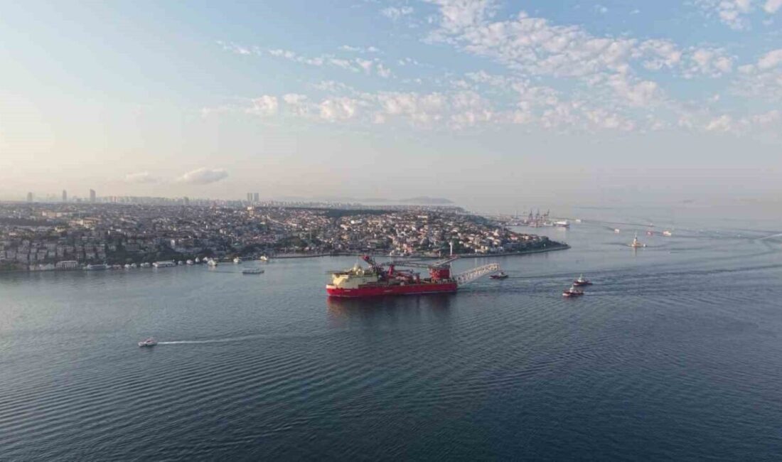 İtalya’dan Romanya’ya seyir halinde olan 215 metrelik Bahamalar bayraklı boru