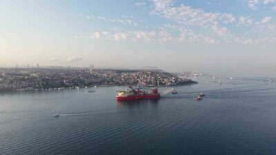 İtalya’dan Romanya’ya seyir halinde olan 215 metrelik Bahamalar bayraklı boru